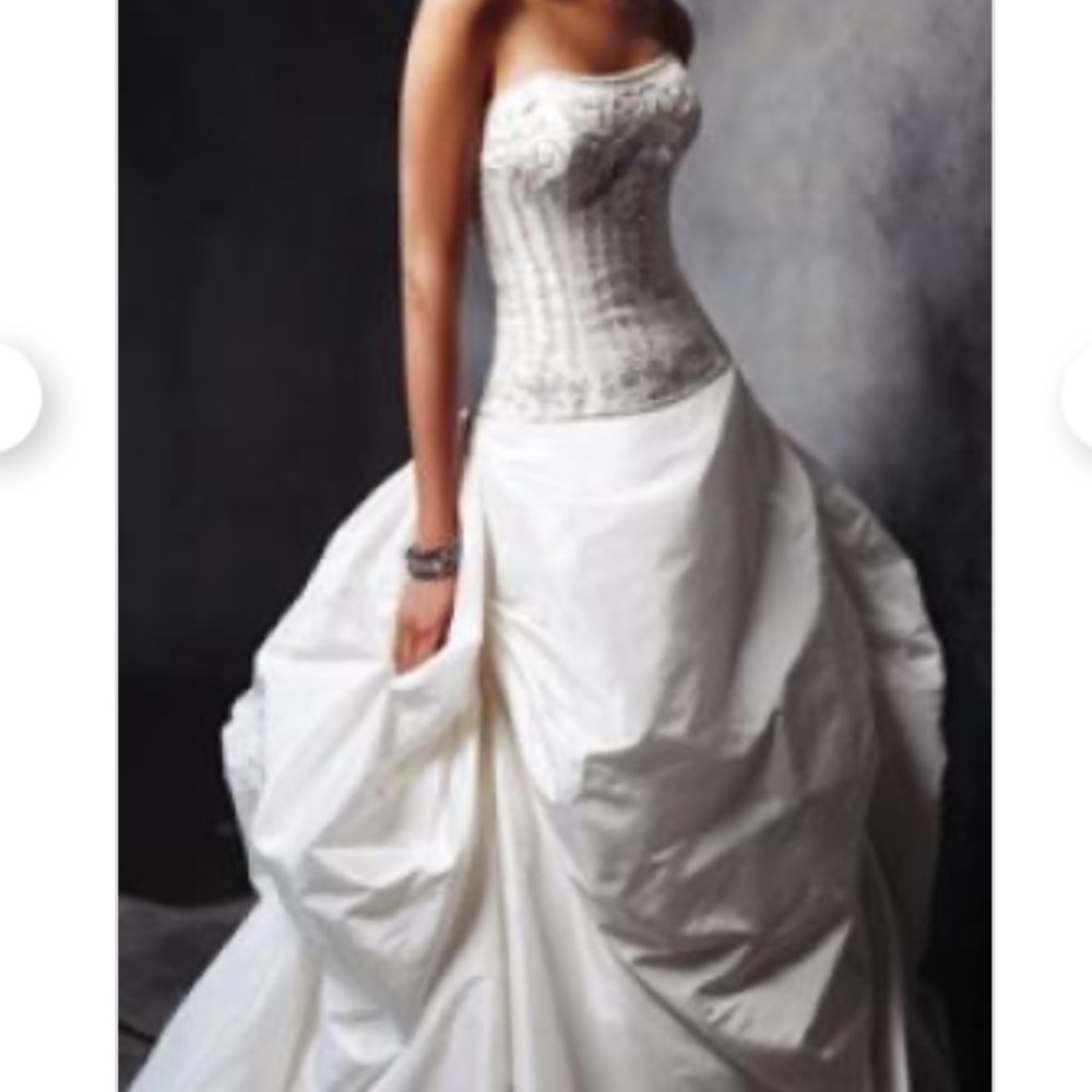 Anne Barge wedding gown